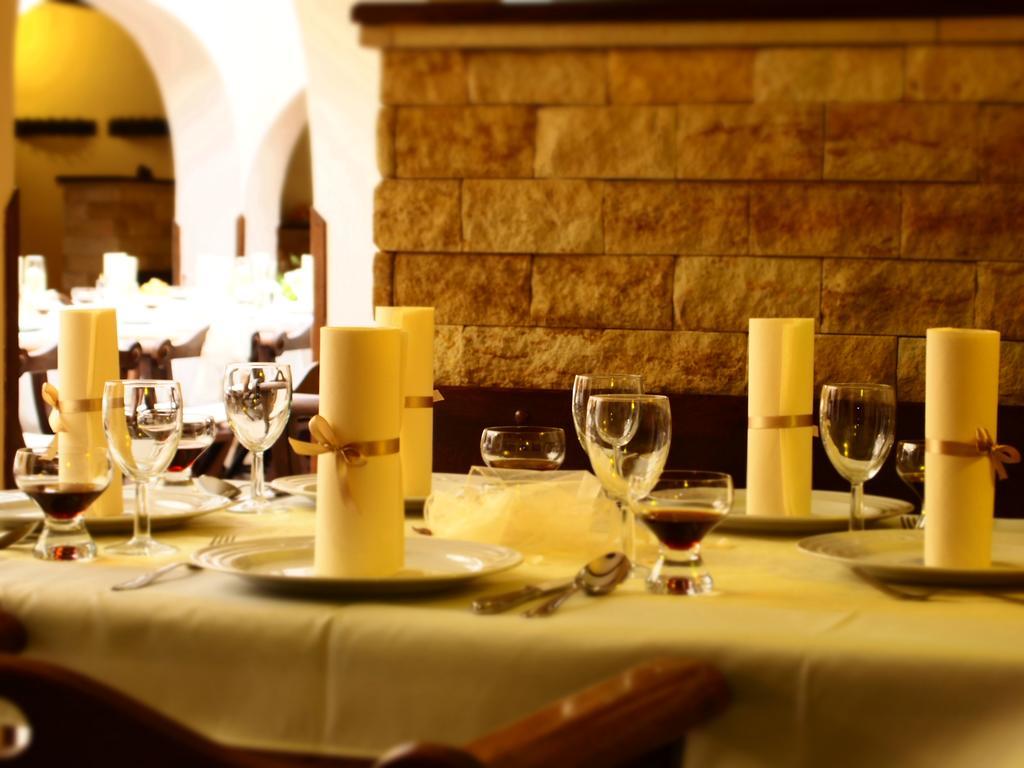 Excalibur Penzion A Restaurace Moravska Trebova Luaran gambar