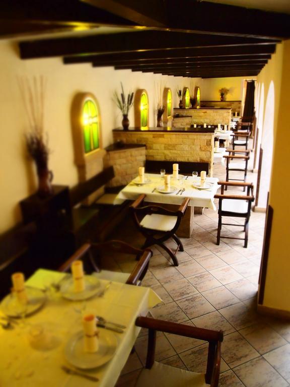 Excalibur Penzion A Restaurace Moravska Trebova Luaran gambar