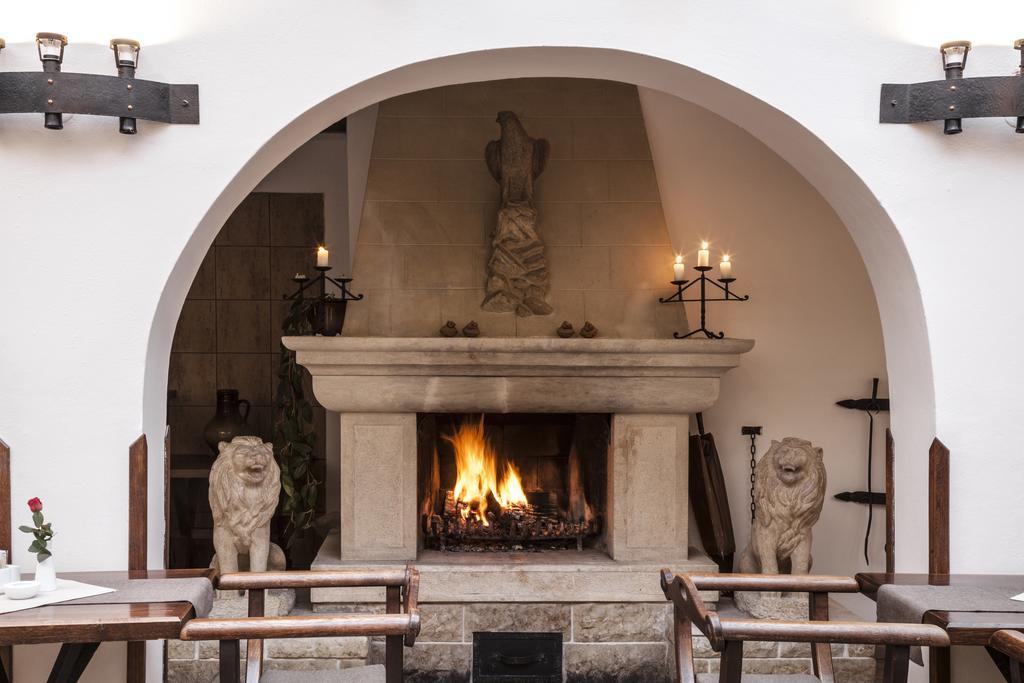 Excalibur Penzion A Restaurace Moravska Trebova Luaran gambar