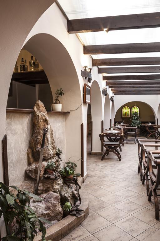 Excalibur Penzion A Restaurace Moravska Trebova Luaran gambar
